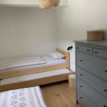 Yasna ديمانوفْشكا دولِنا